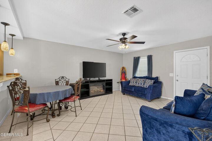Property Photo: 725 Oro Place TX 79928