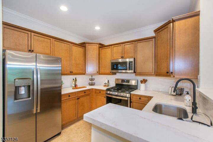 Property Photo:  545 Morris Ave 213  NJ 07901 