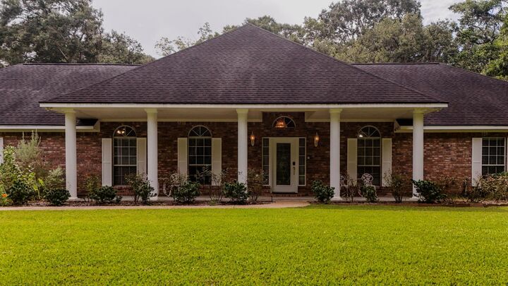 Property Photo: 2002 Sugar Mill Lane TX 77566