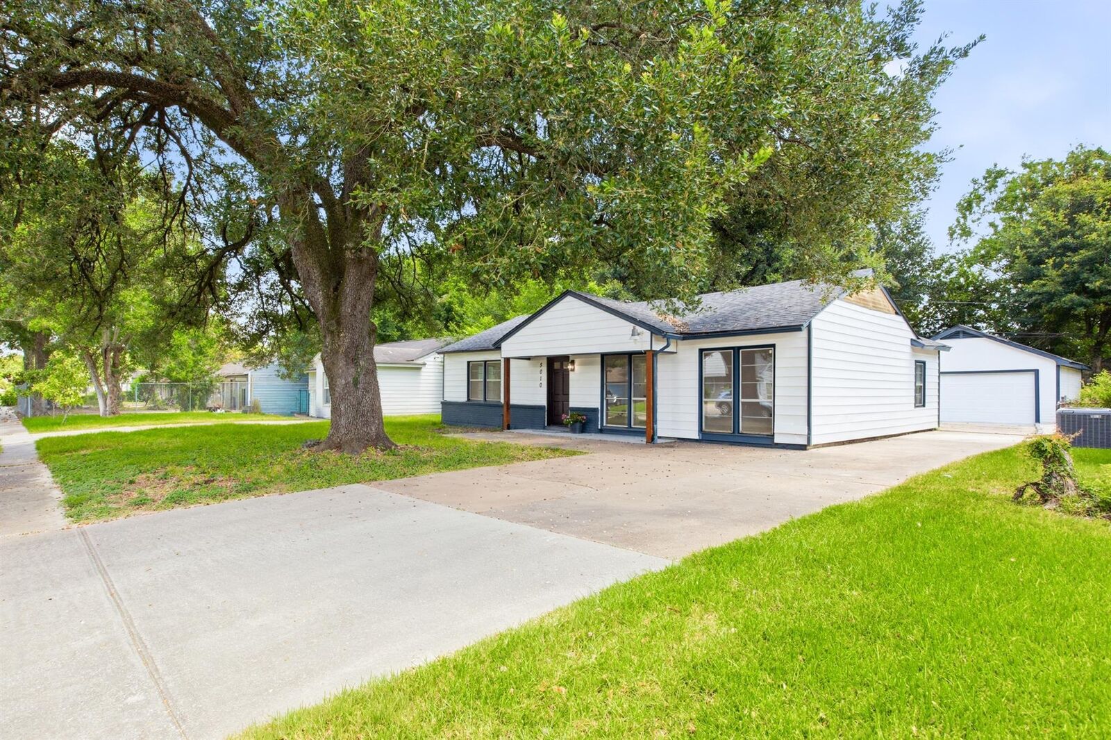 Property Photo:  5010 Andrea Street  TX 77021 