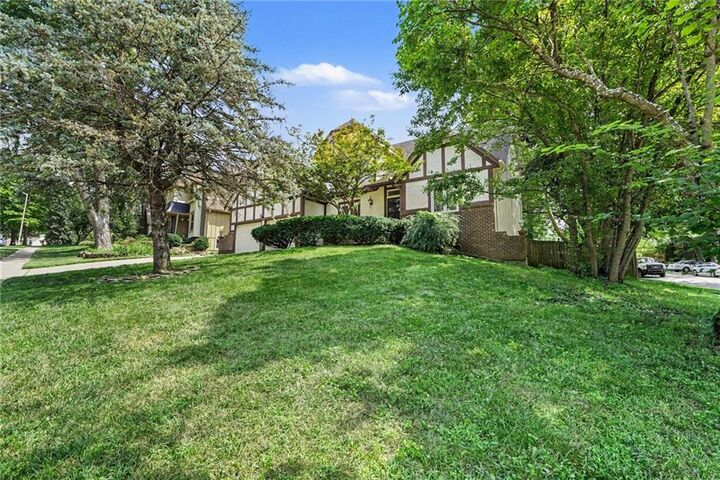 Property Photo:  16213 W 136th Terrace  KS 66062 