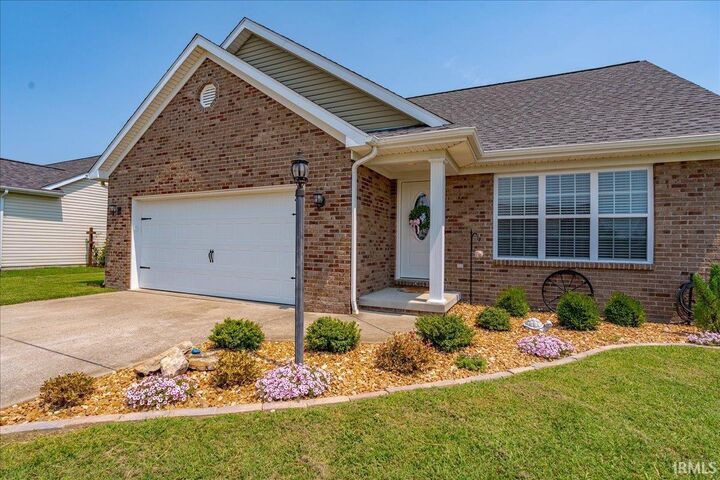 Property Photo:  1852 Sandal Way  IN 47630 