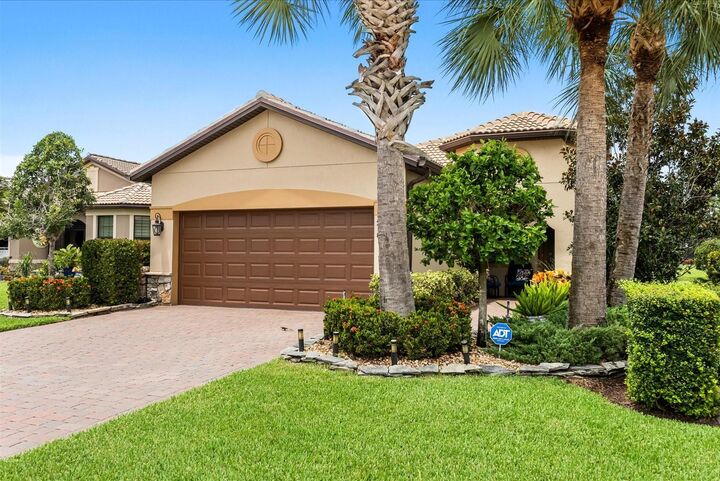 Property Photo:  218 SE Longview Drive  FL 34984 