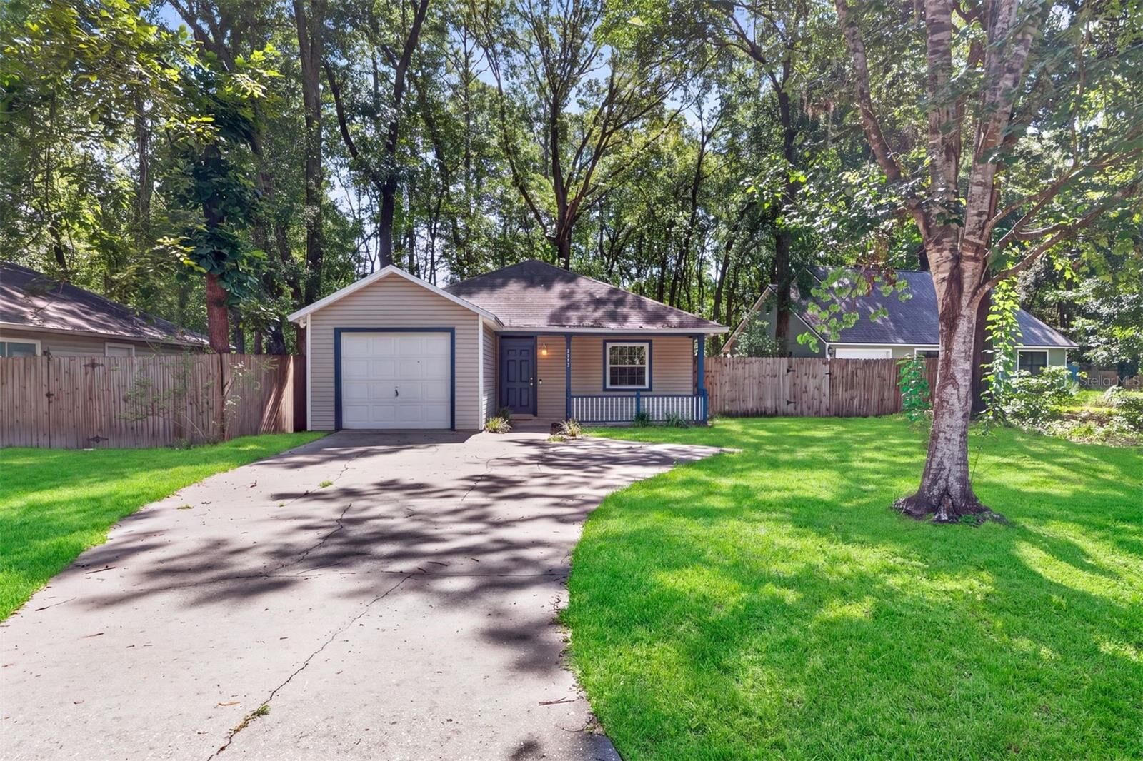 Property Photo: 2115 SW 72nd Street FL 32607