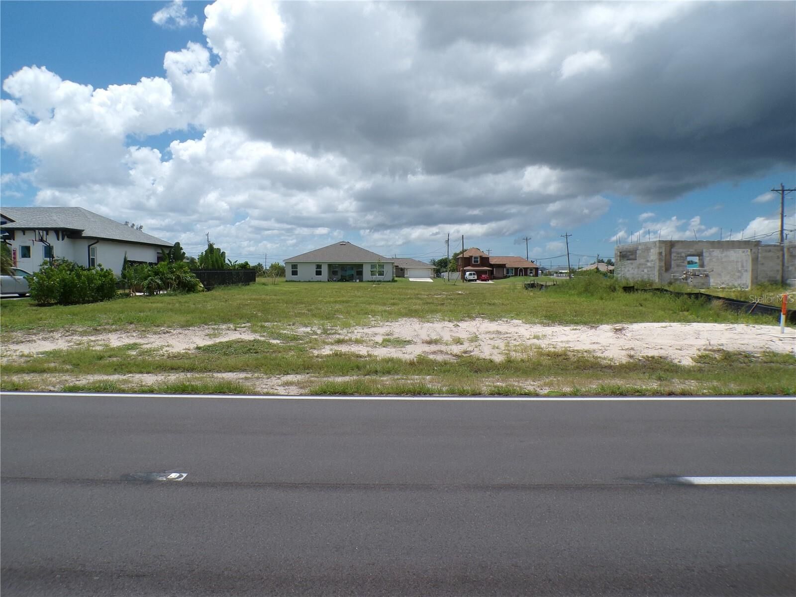 Property Photo: 420 Diplomat Parkway E FL 33909