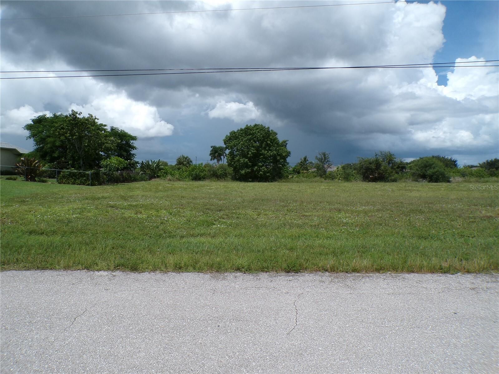 Property Photo: 1128 NW 9th Avenue FL 33993