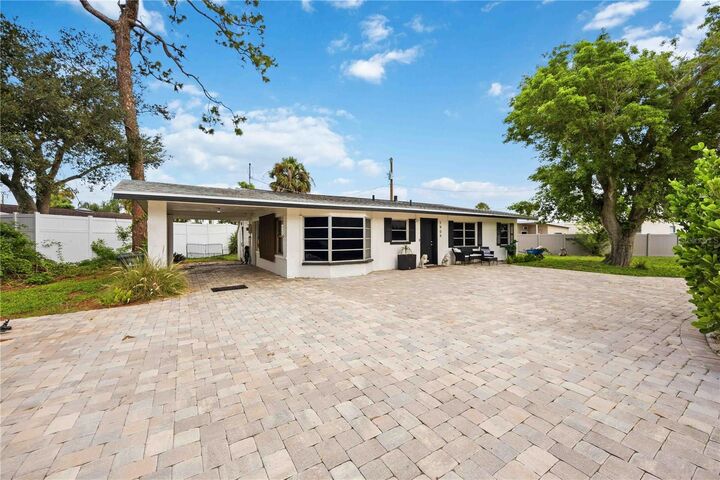 Property Photo:  1909 Buccaneer Drive  FL 34231 