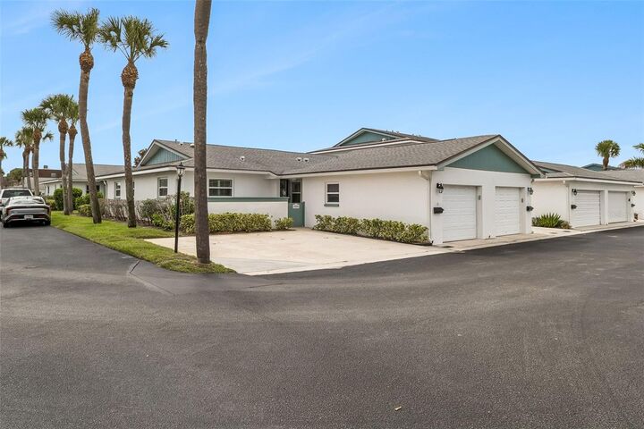 Property Photo: 290 Paradise Boulevard 13 FL 32903