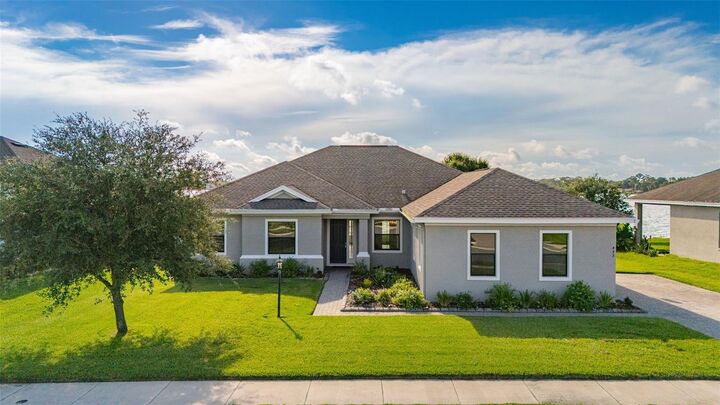 Property Photo: 473 Lake View Way FL 33823