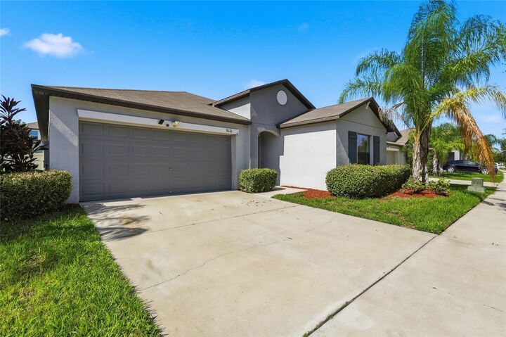 Property Photo:  9626 Sage Creek Drive  FL 33573 