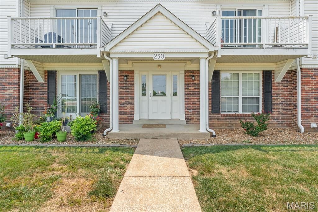 Property Photo: 254 Carriage Court MO 63090