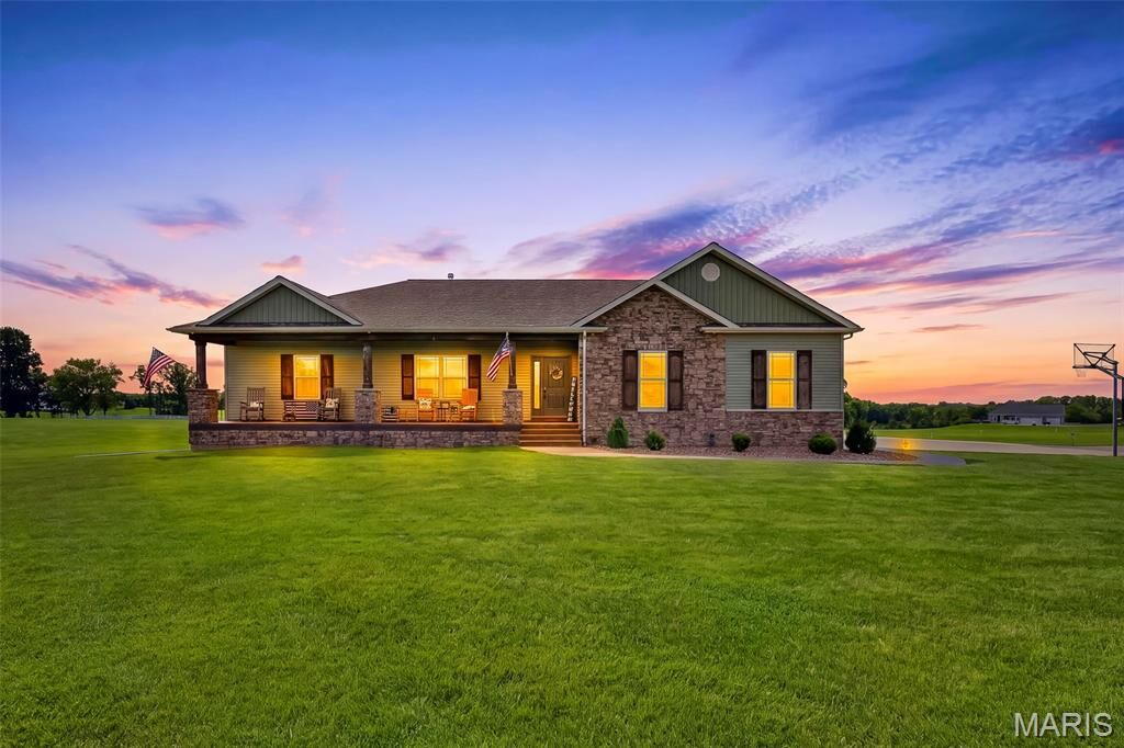 Property Photo: 2 Condor Ridge Court MO 63377