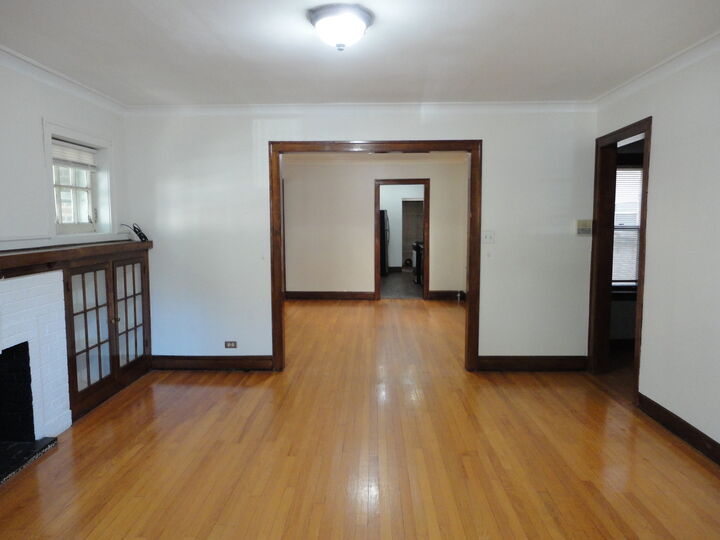 Property Photo:  5700 N Artesian Avenue 1S  IL 60659 