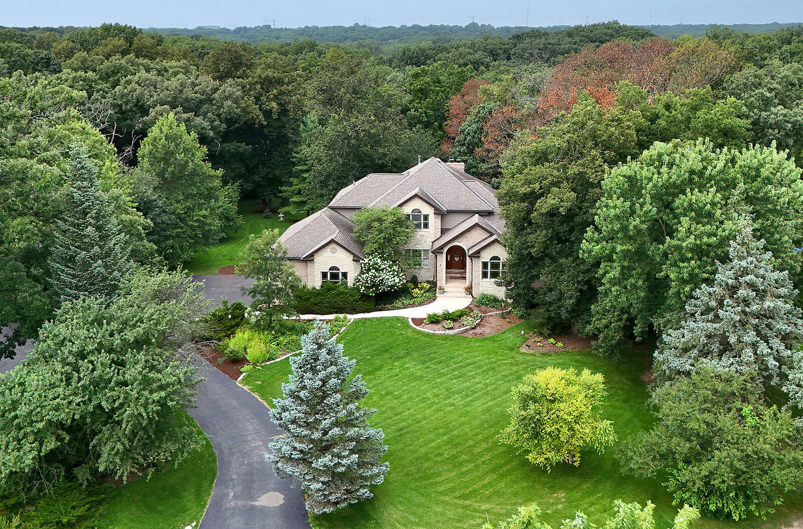 Property Photo: 19412 S Woodedge Lane IL 60448