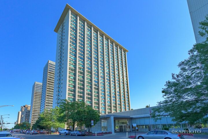 Property Photo: 3600 N Lake Shore Drive 1216 IL 60613