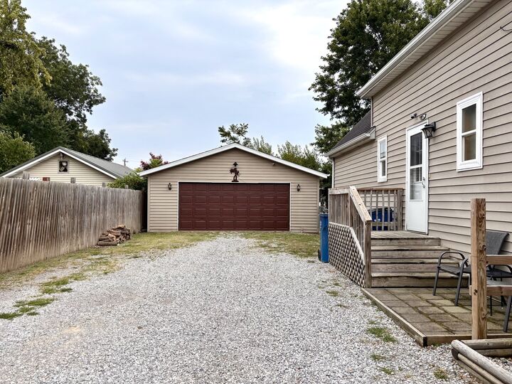 Property Photo:  302 N Emma Street  IL 62822 