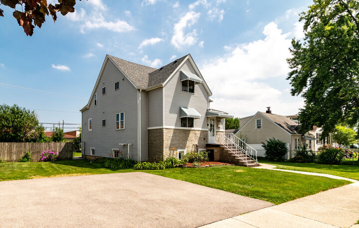 Property Photo: 4829 Forster Avenue IL 60176