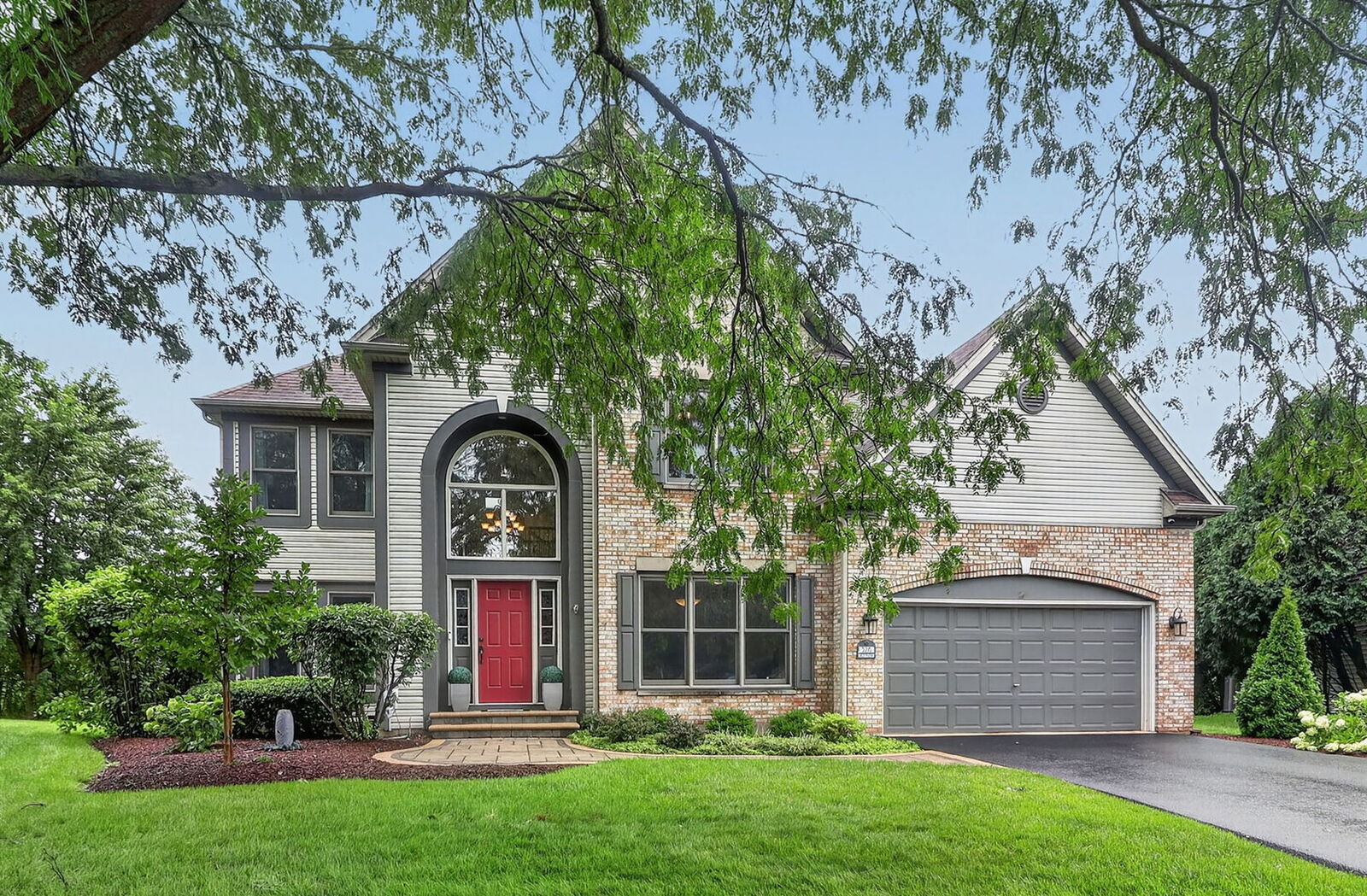 Property Photo: 3215 Wild Meadow Lane IL 60504