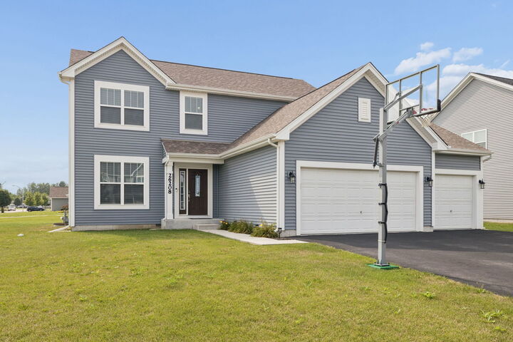 Property Photo: 26208 S White Oak Trail IL 60410