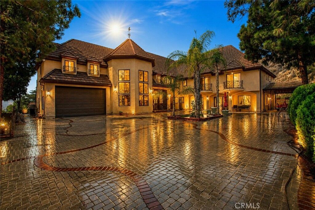 Property Photo:  1663 Vista  CA 91201 