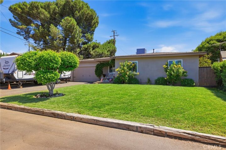 Property Photo:  472 Laraine  CA 92223 