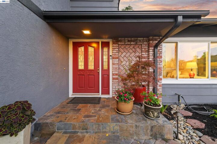 Property Photo:  5805 San Carlos Way  CA 94566 
