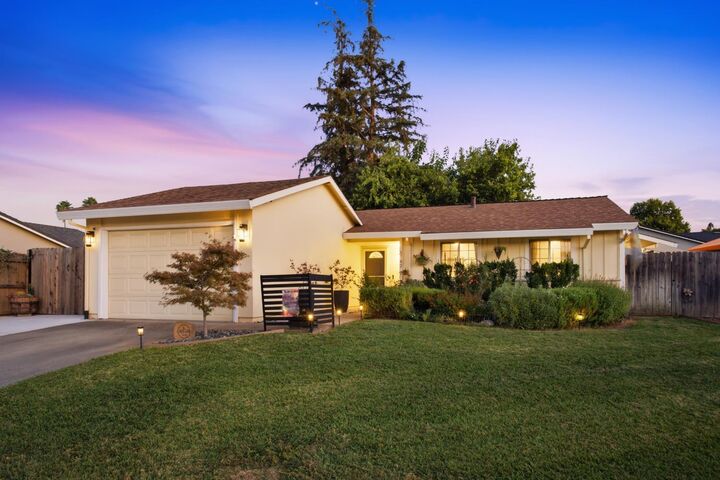 Property Photo: 5742 Lorella Way CA 95842