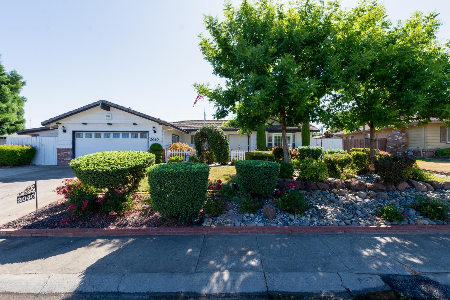 Property Photo:  2040 Linden Grove Way  CA 95608 