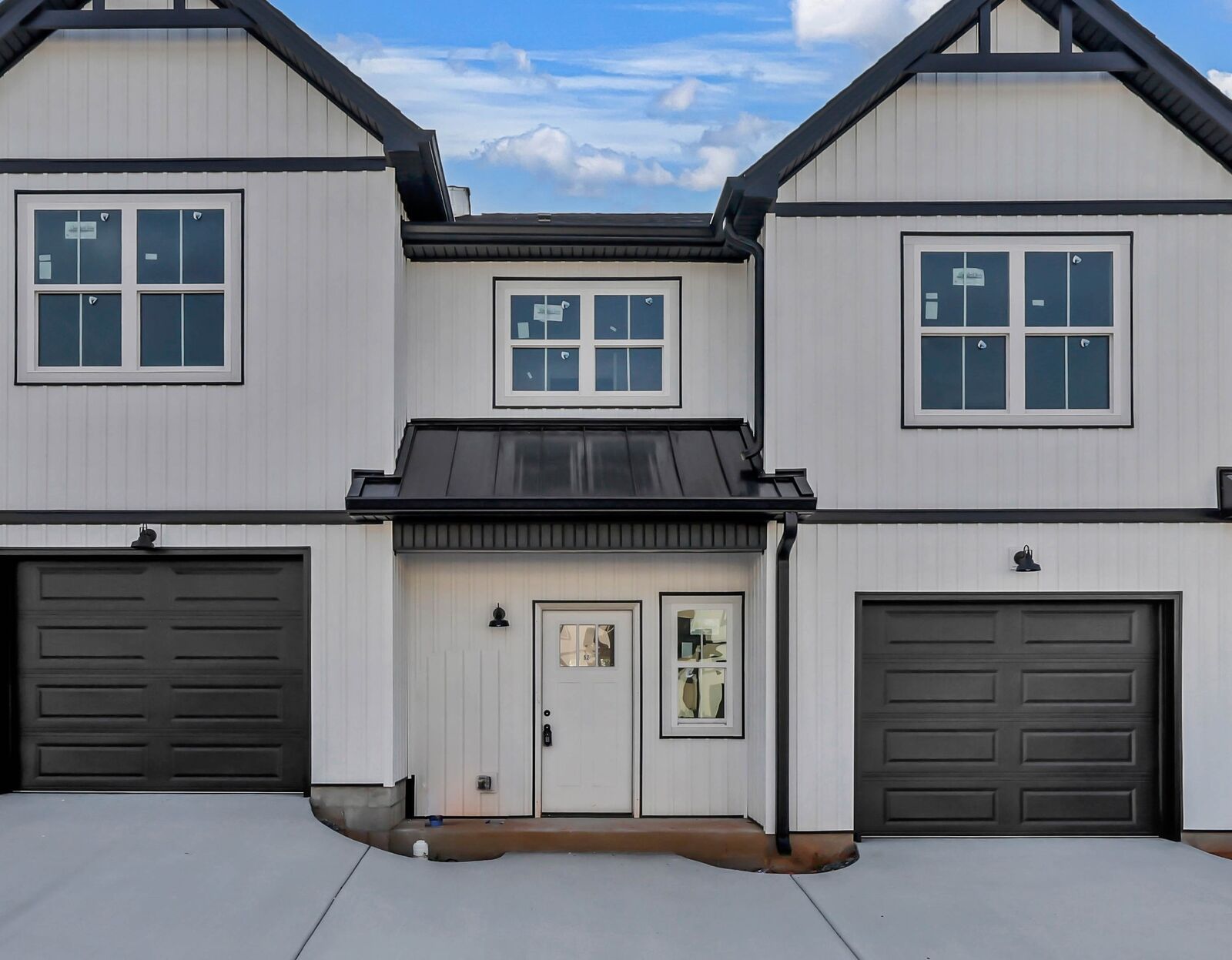 Property Photo: 166 Sango Dr Bldg 6 52 TN 37043
