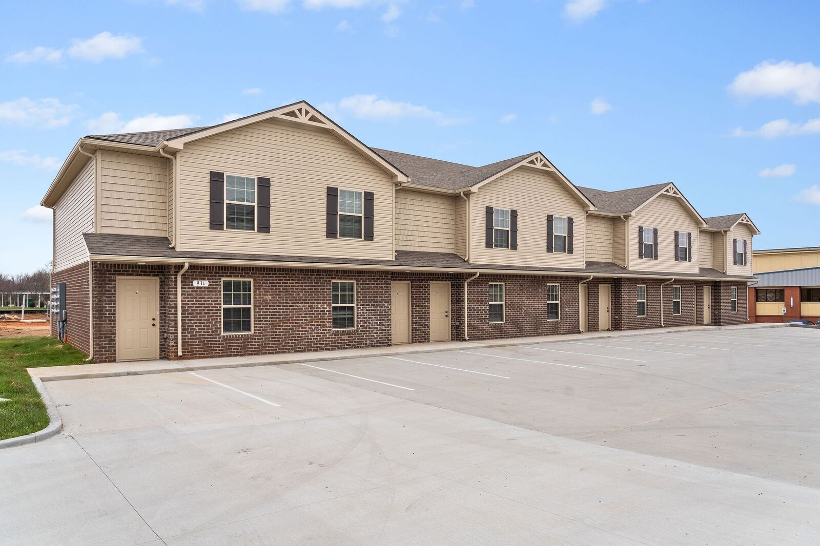 Property Photo:  931 Professional Park Dr 3D  TN 37040 