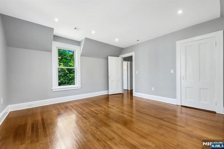 Property Photo:  40 Legion Place 2nd Floor  NJ 07624 