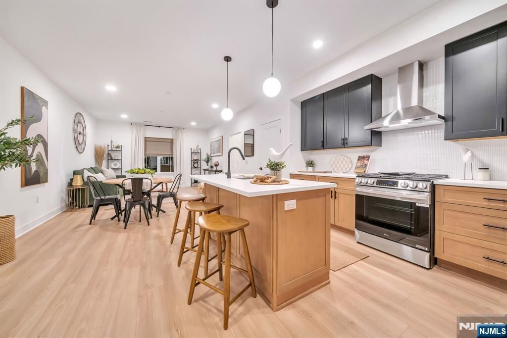 Property Photo:  20 Encampment Court 207  NJ 07045 