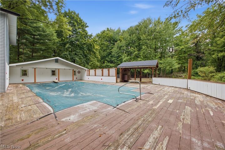 Property Photo: 5683 Chestnut Ridge Road OH 44425