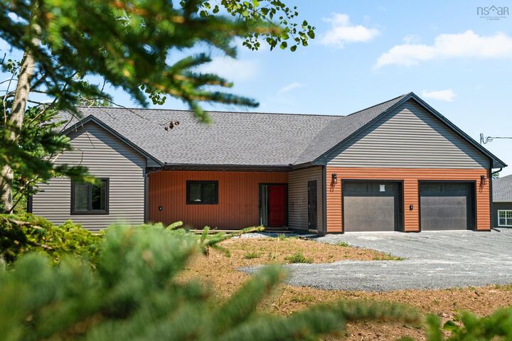 642 Bissett Road — photo 1