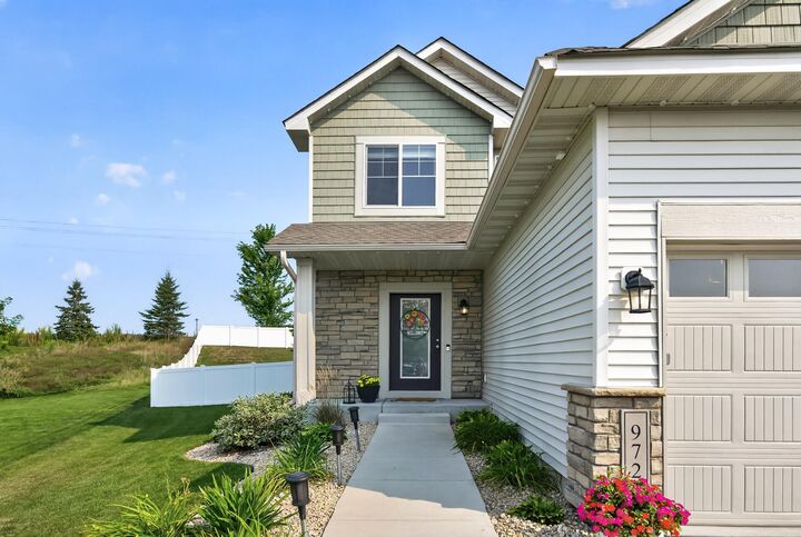 Property Photo:  972 Forest Edge Circle  MN 55352 