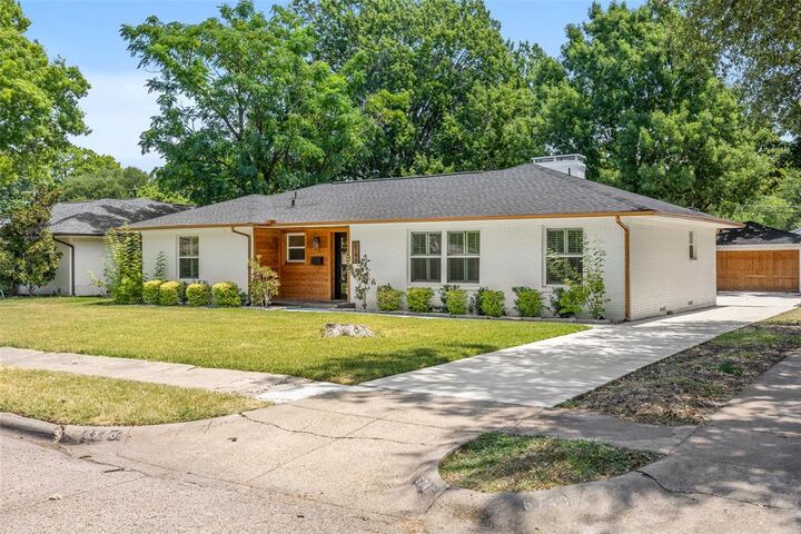 Property Photo: 6746 Braeburn TX 75214