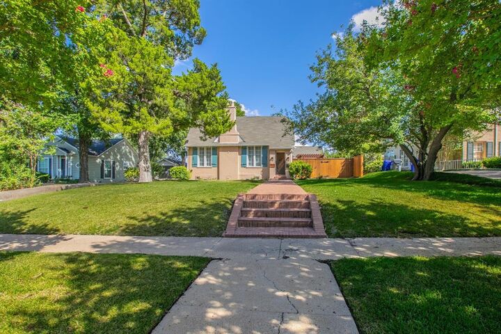 Property Photo: 2512 Austin Avenue TX 76710