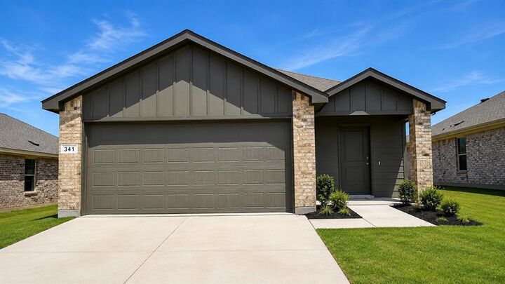 Property Photo: 341 Wayland Street TX 76059