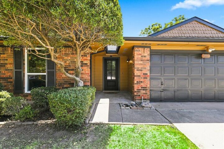 Property Photo: 3511 Meadowview Drive TX 76210