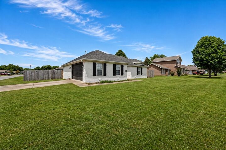 Property Photo:  1600 Whirlaway Lane  AR 72753 