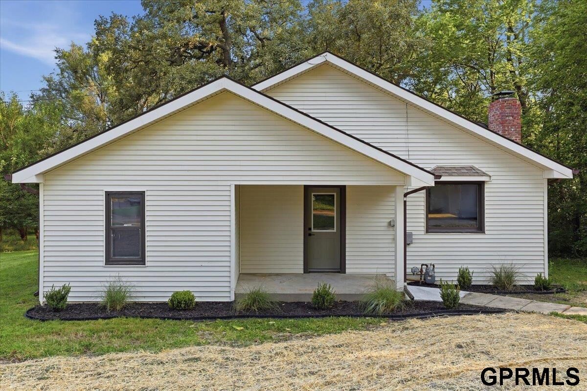Property Photo:  702 S 15th Street  NE 68410 