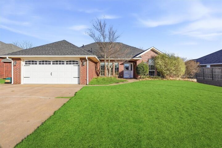 Property Photo:  3208 Peacock Lane  OK 73521 
