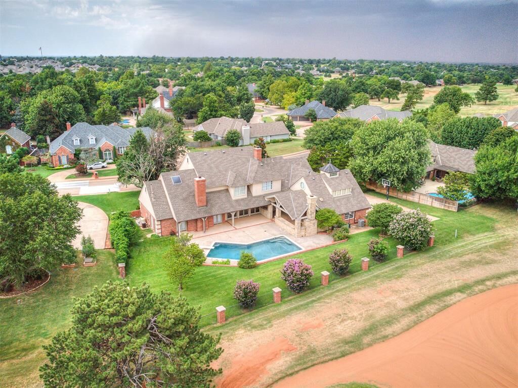 Property Photo:  5812 Country Club Drive  OK 73025 