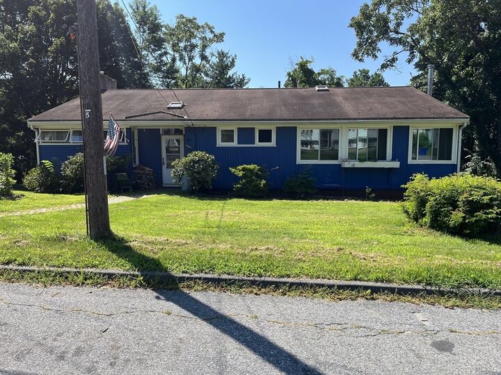 Property Photo:  41 Iroquois Street  MA 01602 