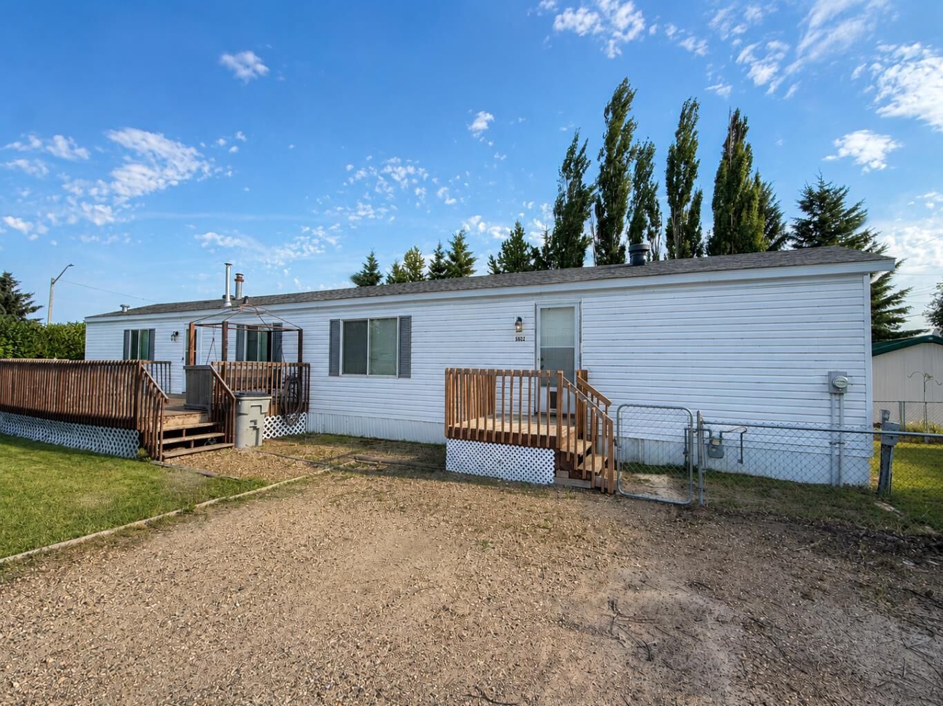 Property Photo:  5622 51 Street  AB T0B 1K0 