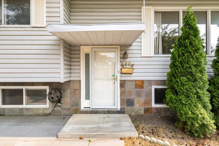 Property Photo: 6008 Dalgetty Drive NW AB T3A 1J3