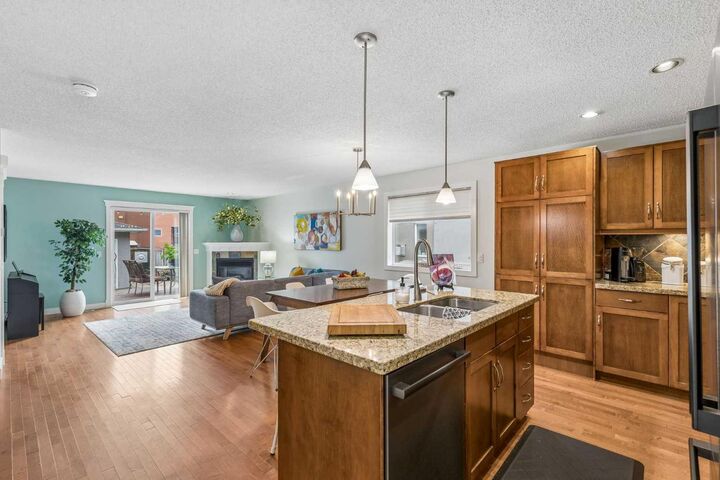 Property Photo:  3444 3 Avenue NW  AB T2N 0M3 