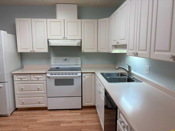 Property Photo: 4514 54 Avenue 209 AB T4H 1W5