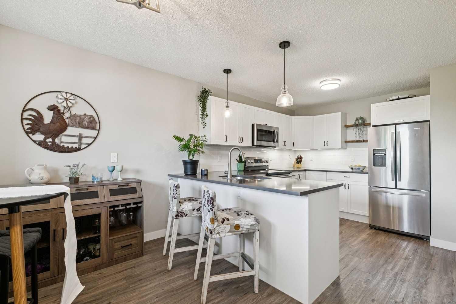 Property Photo: 203 Lynnview Road SE 110S AB T2C 2C6