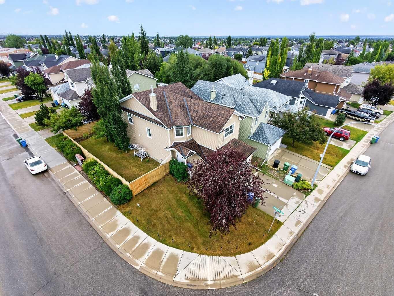 Property Photo: 252 Bridlewood Common SW AB T2Y 4M6